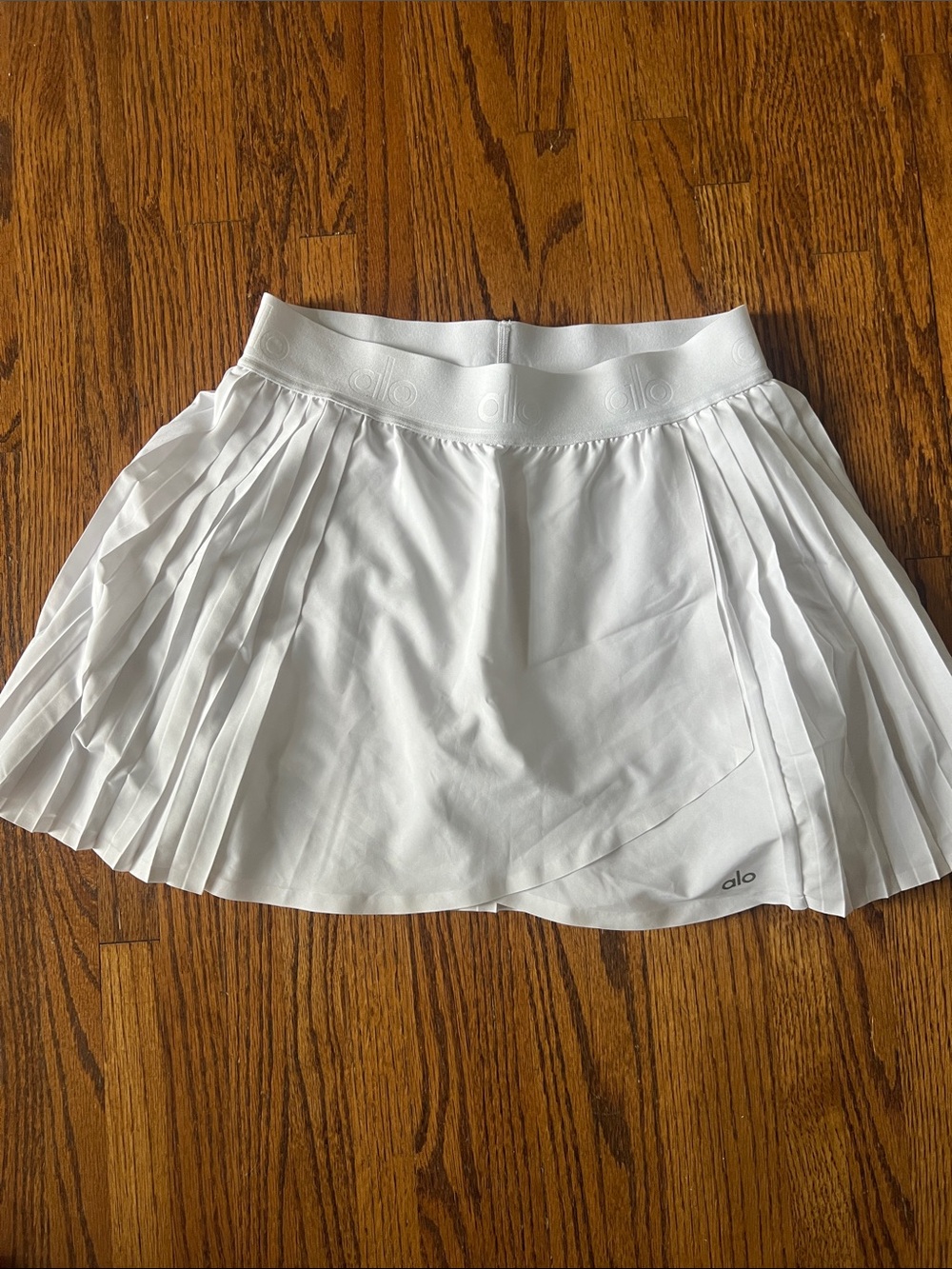 ALO Yoga White Pleated Skater Skirt with Logo Waistband